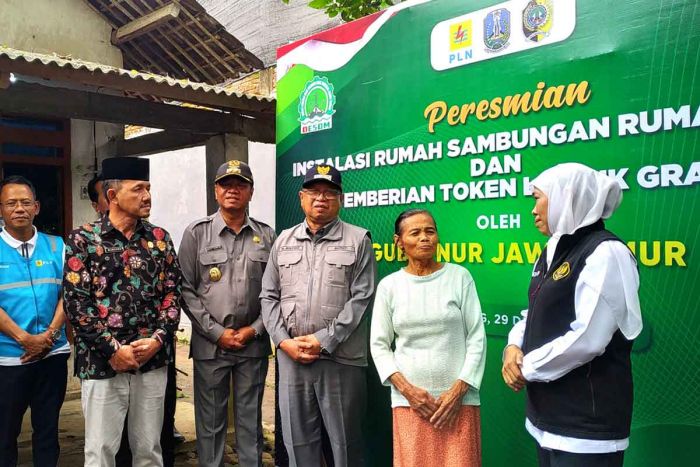 Diresmikan Khofifah, 569 Rumah di Tulungagung dan Trenggalek Nikmati Layanan Sambungan Listrik Diresmikan Khofifah, 569 Rumah di Tulungagung dan Trenggalek Nikmati Layanan Sambungan Listrik