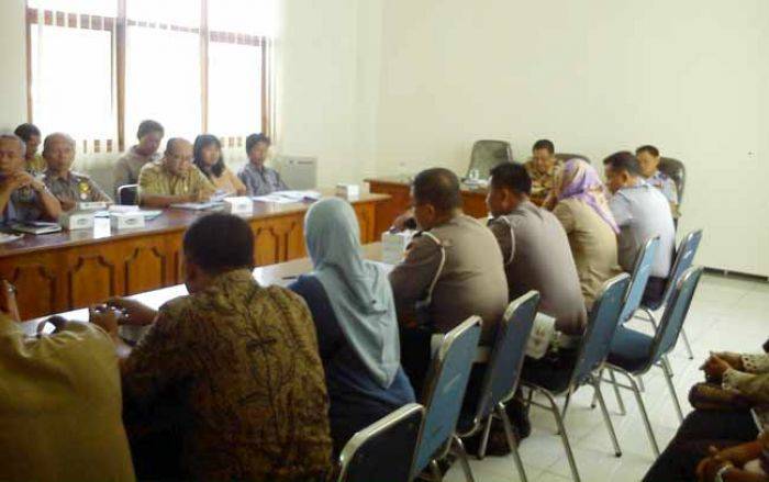 Dianggap belum Ada Titik Temu, Mediasi antara Pedagang di Wisata Boom dan Parkir Kebonsari Tuban Dianggap belum Ada Titik Temu, Mediasi antara Pedagang di Wisata Boom dan Parkir Kebonsari Tuban