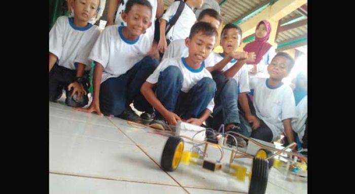 Puluhan Anak Yatim di Tuban Diajari Merakit Robot