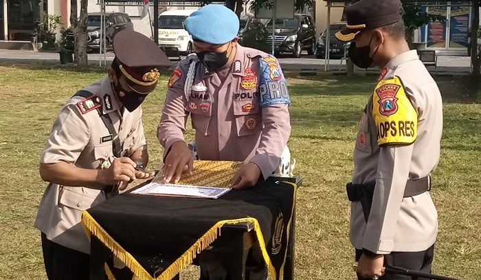 Gelar Sertijab Pejabat Utama, Kapolres Madiun Harap Segera Adaptasi Jelang Bulan Suro Gelar Sertijab Pejabat Utama, Kapolres Madiun Harap Segera Adaptasi Jelang Bulan Suro