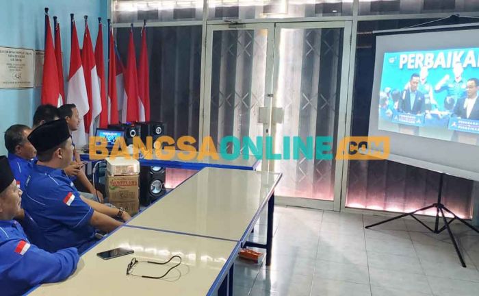 Demokrat Gresik Nobar Dialog Kebangsaan Anies Baswedan dan AHY Demokrat Gresik Nobar Dialog Kebangsaan Anies Baswedan dan AHY