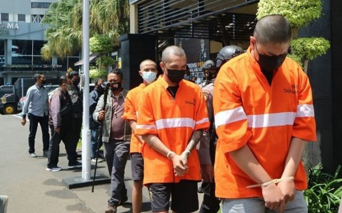 Polresta Malang Kota Tangkap 4 Pelaku Pengeroyokan yang Viral di Medsos, Ternyata Dipicu Pencabulan Polresta Malang Kota Tangkap 4 Pelaku Pengeroyokan yang Viral di Medsos, Ternyata Dipicu Pencabulan