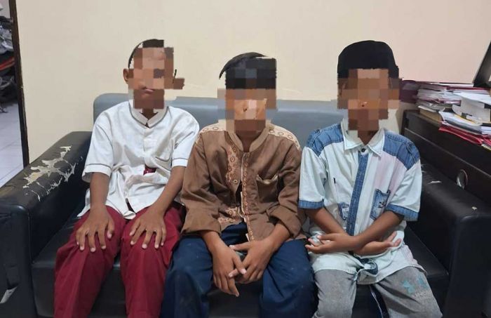 Polres Gresik Amankan 3 Bocil Terduga Pelaku Curanmor di 4 Lokasi Polres Gresik Amankan 3 Bocil Terduga Pelaku Curanmor di 4 Lokasi