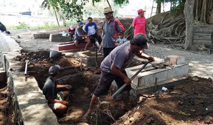 Arkeolog Temukan Pagar Keliling Candi Gedog, Sananwetan Blitar