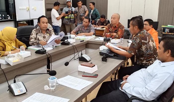 Komisi IV DPRD Gresik Anggap Polemik Pemotongan Gaji PNS Dinkes Klir Komisi IV DPRD Gresik Anggap Polemik Pemotongan Gaji PNS Dinkes Klir