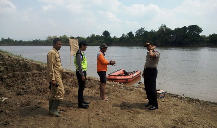 2 Hari Tenggelam, Warga Kadungrejo Bojonegoro Belum Ditemukan 2 Hari Tenggelam, Warga Kadungrejo Bojonegoro Belum Ditemukan