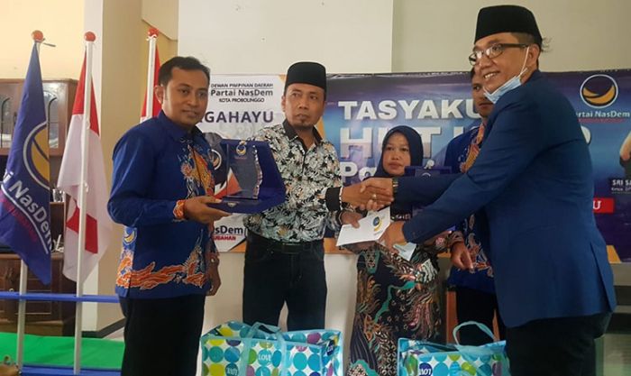 HUT ke-9, Ketua DPD Nasdem Kota Probolinggo Minta Kadernya Tidak Menjaga Jarak HUT ke-9, Ketua DPD Nasdem Kota Probolinggo Minta Kadernya Tidak Menjaga Jarak