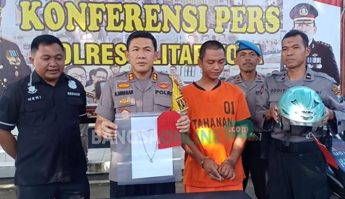 Aksi Penjambretan di Blitar Terekam CCTV, Pelaku Terungkap Berkat Informasi dari Medsos Aksi Penjambretan di Blitar Terekam CCTV, Pelaku Terungkap Berkat Informasi dari Medsos