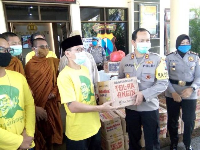 Gandeng Polres, Gusdurian Salurkan Bantuan Sembako dan Masker