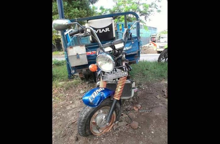 Motor Gerobak Hantam Motor R2 di Raya Lingkar Timur Sidoarjo, 1 Tewas Motor Gerobak Hantam Motor R2 di Raya Lingkar Timur Sidoarjo, 1 Tewas