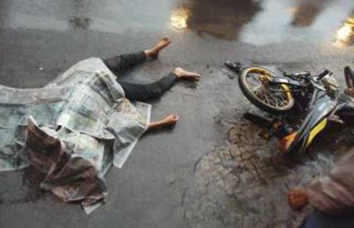 Kecelakaan di Raya Bhayangkari Juwet Kenongo, Pemotor Tewas Ditabrak Jazz Kecelakaan di Raya Bhayangkari Juwet Kenongo, Pemotor Tewas Ditabrak Jazz