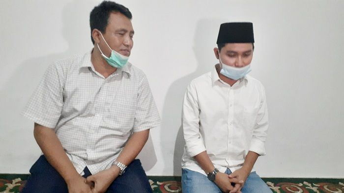 Sujud Syukur, Ikbar Deklarasikan Kemenangan Mutlak Versi Quick Count Sujud Syukur, Ikbar Deklarasikan Kemenangan Mutlak Versi Quick Count