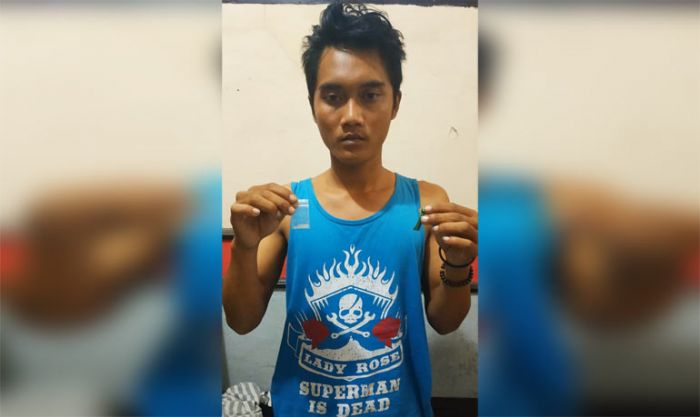 Berkendara Sambil Bawa Sabu, Pemuda Bangkalan Ditangkap Polisi Berkendara Sambil Bawa Sabu, Pemuda Bangkalan Ditangkap Polisi