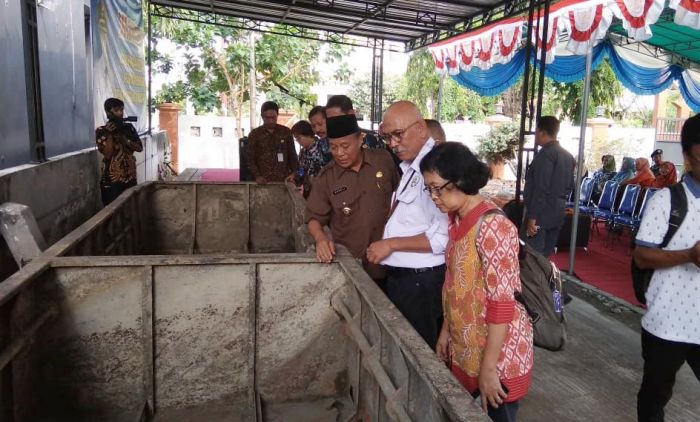 Kementerian Kebudayaan Serahkan Perahu Baja Peninggalan Perang Dunia I ke Pemkab Lamongan Kementerian Kebudayaan Serahkan Perahu Baja Peninggalan Perang Dunia I ke Pemkab Lamongan