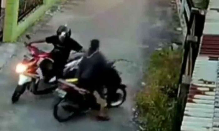 Warga Tangkap Pelaku Begal Payudara di Sidoarjo Warga Tangkap Pelaku Begal Payudara di Sidoarjo