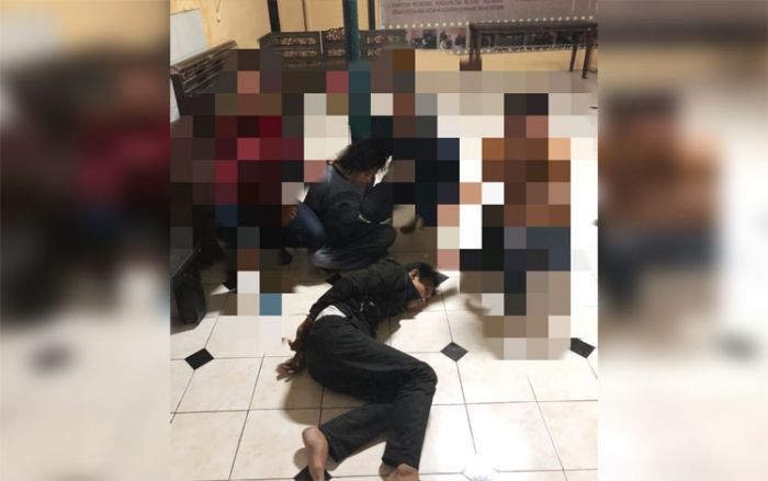 Dua Maling Motor di Sidoarjo Disergap Patrol Sahur, Polisi Sempat Letuskan Tembakan Peringatan Dua Maling Motor di Sidoarjo Disergap Patrol Sahur, Polisi Sempat Letuskan Tembakan Peringatan