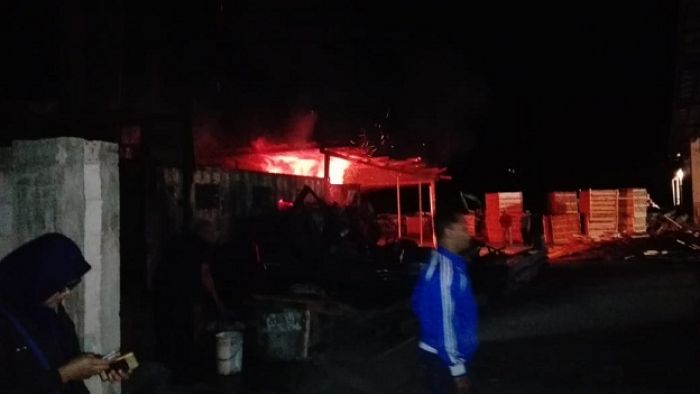 Mesin Pengering Bocor, Pabrik Triplek Terbakar