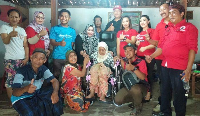 Peduli Sesama, Lisdyarita Kunjungi Lansia Sakit dan Renovasi Sekolah Peduli Sesama, Lisdyarita Kunjungi Lansia Sakit dan Renovasi Sekolah