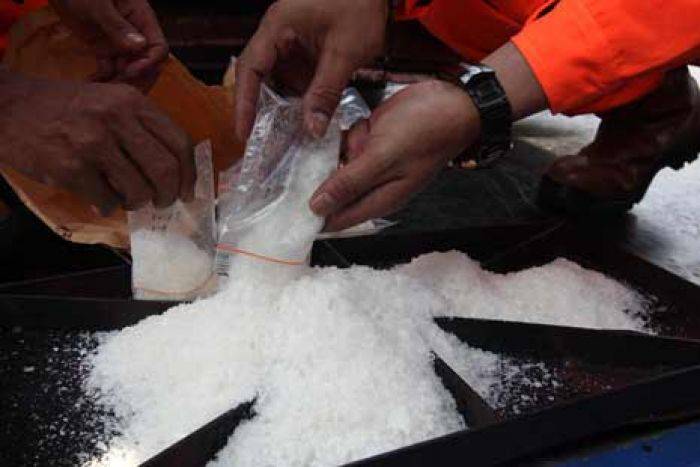 Pesta SS di Kandang Ayam Berakhir di Sel Pesta SS di Kandang Ayam Berakhir di Sel
