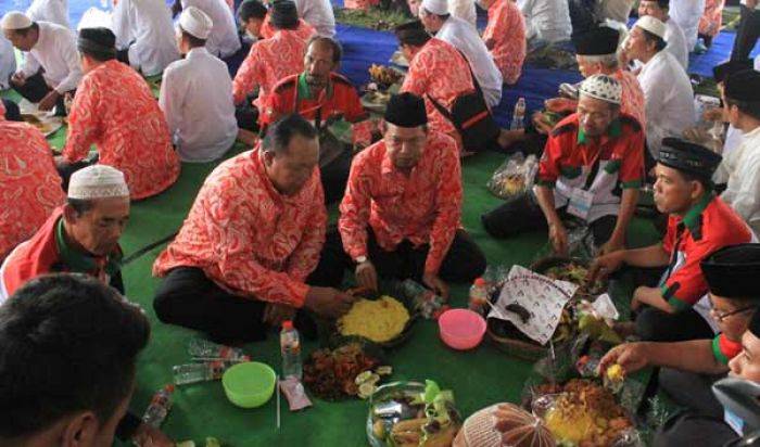 Mensos Dijadwalkan Hadiri Kenduri Maulid: Suguhkan 5000 Layah, Diselingi Gunungan Onde-onde 3 Meter Mensos Dijadwalkan Hadiri Kenduri Maulid: Suguhkan 5000 Layah, Diselingi Gunungan Onde-onde 3 Meter