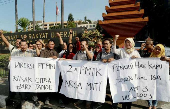 Di-PHK Sepihak, Puluhan Karyawan Sindo Biro Jatim Wadul Dewan Di-PHK Sepihak, Puluhan Karyawan Sindo Biro Jatim Wadul Dewan
