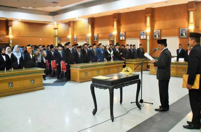 Bupati Jombang Lantik 275 Pejabat Eselon III dan IV di Gedung Bung Tomo