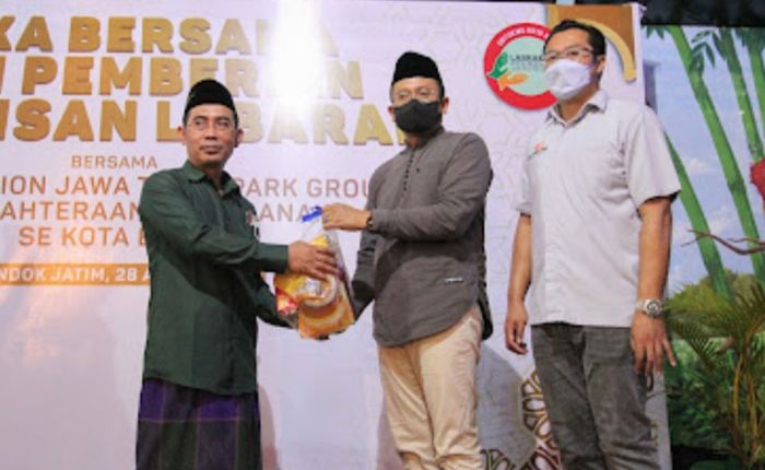 Gandeng LKS, Laskar Foundation JTP Group Gelar Bukber dan Bagikan Bingkisan Lebaran untuk Anak Yatim