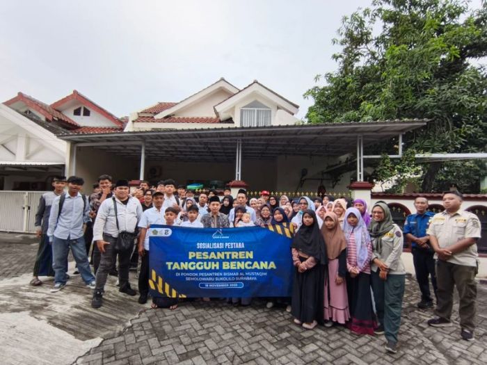 Latih Santri Siaga, BPBD Surabaya Sosialisasi Pesantren Tangguh Bencana di PP Bismar Al Mustaqim