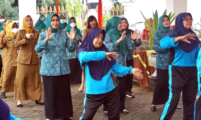 Fatma Doakan Lansia Karang Werda Sumber Asih Raih Juara 1 di Lomba Tingkat Jatim
