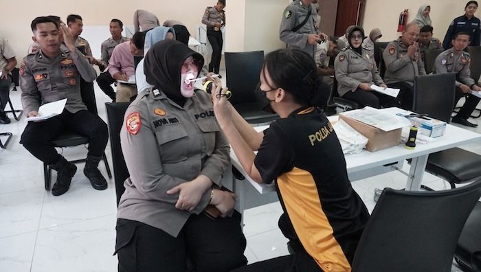 Cek Kesehatan Berkala, Anggota Polresta Sidoarjo Jalain Pemeriksaan Gigi Cek Kesehatan Berkala, Anggota Polresta Sidoarjo Jalain Pemeriksaan Gigi