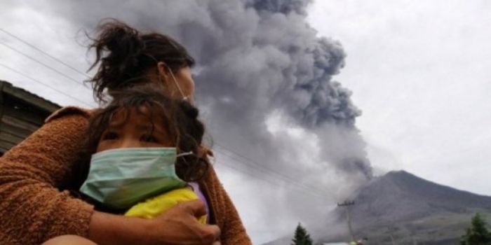 Mitigasi Bencana Saat Terjadi Gempa Bumi dan Gunung Meletus Mitigasi Bencana Saat Terjadi Gempa Bumi dan Gunung Meletus