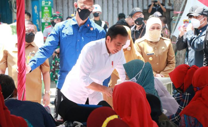 Presiden Bagikan Sertifikat di Sidoarjo, Gubernur Khofifah Targetkan PTSL di Jatim Tuntas 2024