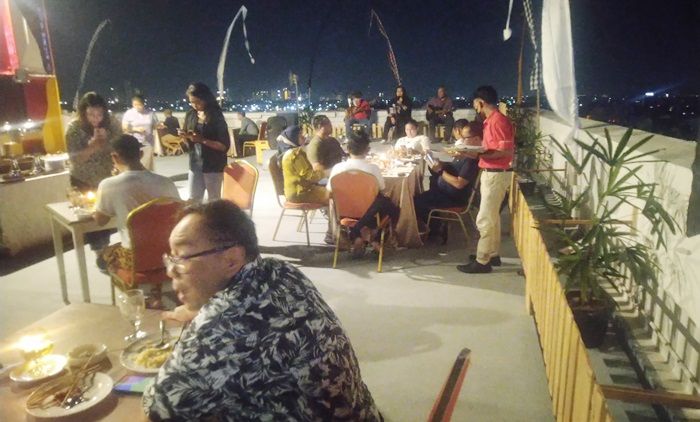 Hotel Ibis Surabaya City Center Tawarkan Menu BBQ Murmer dengan Kesan Pulau Dewata di Rooftop Hotel Ibis Surabaya City Center Tawarkan Menu BBQ Murmer dengan Kesan Pulau Dewata di Rooftop