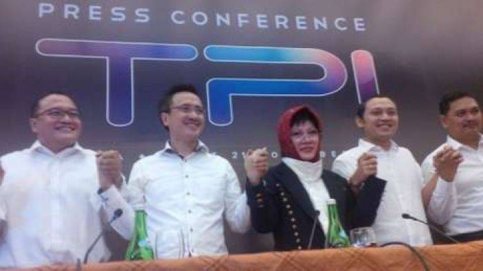 Mbak Tutut Laporkan Harry Tanoe kepada KPI Mbak Tutut Laporkan Harry Tanoe kepada KPI