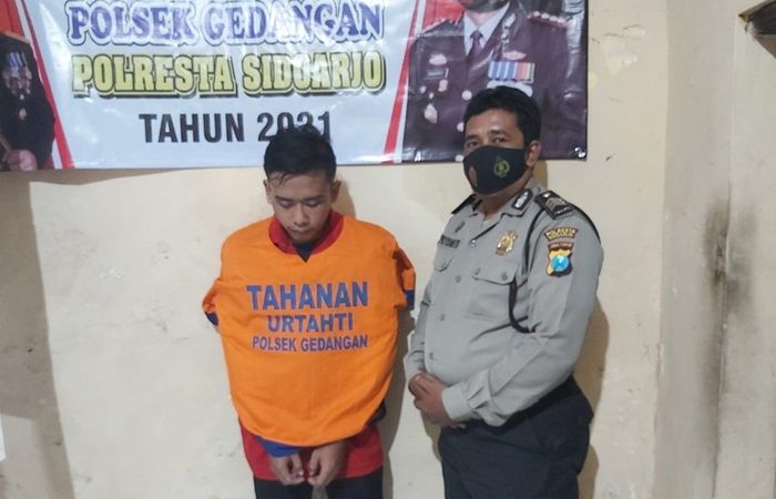 Nekat Curi Motor Trail di Warkop, Pemuda di Sidoarjo Dibekuk Polisi yang Lagi Ngopi Nekat Curi Motor Trail di Warkop, Pemuda di Sidoarjo Dibekuk Polisi yang Lagi Ngopi