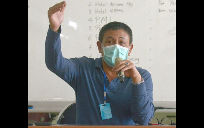 Warga Surabaya ke Luar Kota Selama Sepekan Wajib Tes Swab Warga Surabaya ke Luar Kota Selama Sepekan Wajib Tes Swab