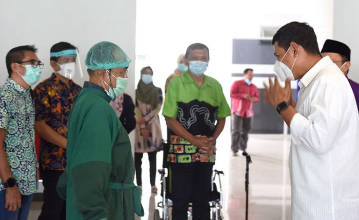 Pastikan Vaksinasi Covid-19 Bagi Nakes Berjalan Lancar, ​Wali Kota Kediri Tinjau RS Gambiran 2 