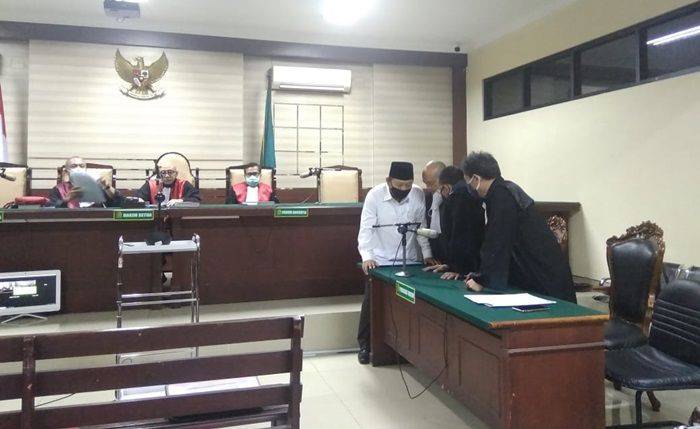 Divonis 3 Tahun Penjara, Usia dan Prestasi Saiful Ilah Ringankan Hukuman Divonis 3 Tahun Penjara, Usia dan Prestasi Saiful Ilah Ringankan Hukuman