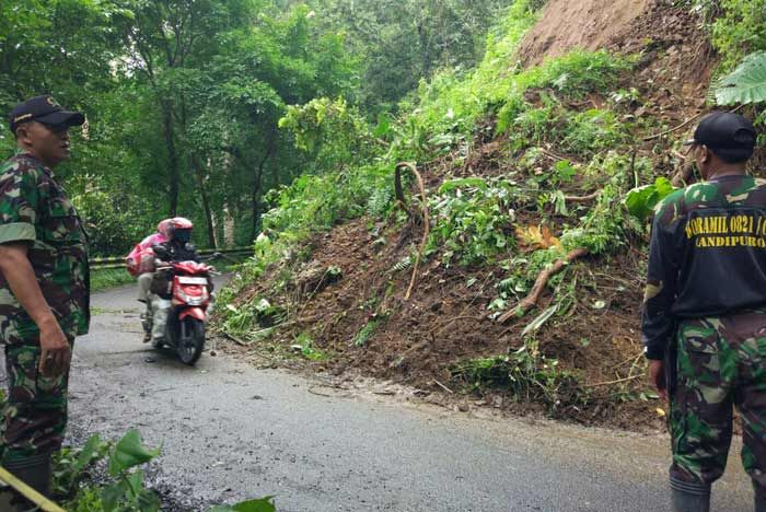 Perbukitan Piket Nol Candipuro Longsor, Jalur Utama Lumpuh Perbukitan Piket Nol Candipuro Longsor, Jalur Utama Lumpuh