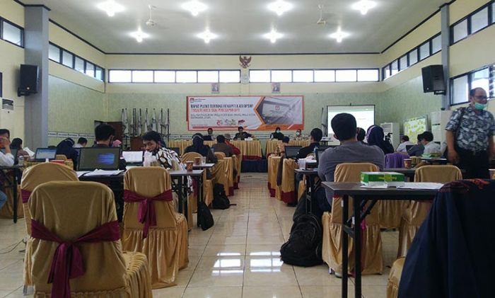 Pleno Rekapitulasi DPSHP dan Penetapan DPT Pilwali Surabaya Berjalan Alot Pleno Rekapitulasi DPSHP dan Penetapan DPT Pilwali Surabaya Berjalan Alot