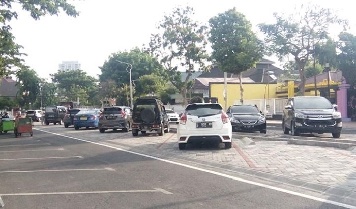 Optimalkan Fungsi Trotoar di Jalan Wijaya Kusuma, Pemkot Surabaya Bangun Taman Parkir Optimalkan Fungsi Trotoar di Jalan Wijaya Kusuma, Pemkot Surabaya Bangun Taman Parkir