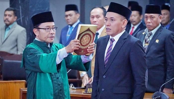 DPRD Kota Pasuruan Kembali Ambil Sumpah Anggota DPRD Terpilih Masa Jabatan 2024 - 2029 DPRD Kota Pasuruan Kembali Ambil Sumpah Anggota DPRD Terpilih Masa Jabatan 2024 - 2029