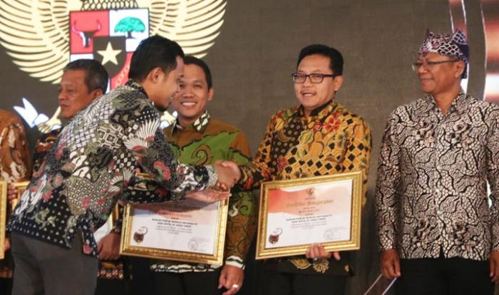 Kota Malang Raih PPID Award 2019 Kategori Badan Publik Menuju Informatif Kota Malang Raih PPID Award 2019 Kategori Badan Publik Menuju Informatif