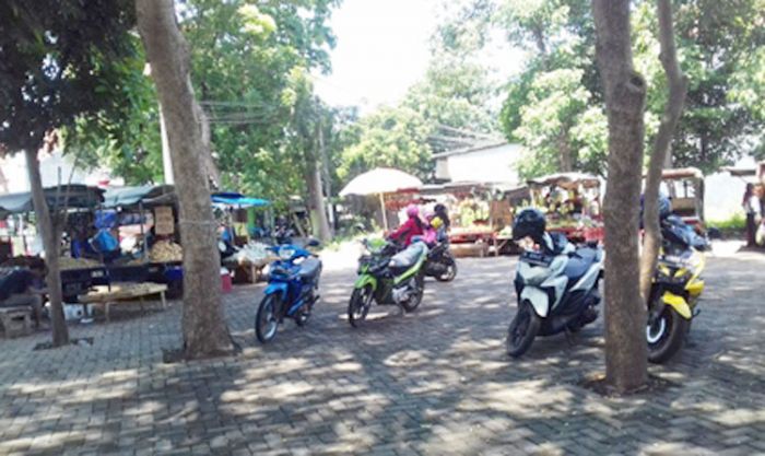 Pedagang Buah Jalan Mastrip Probolinggo Keluhkan Fasilitas Hand Sanitizer