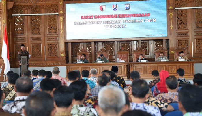 Buka Rakor Linmas, Bupati Tuban Perintahkan Linmas Lindungi Masyarakat