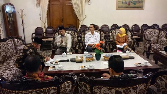 Jelang Pilgub, 406 Ribu Warga Belum Punya e-KTP Jelang Pilgub, 406 Ribu Warga Belum Punya e-KTP