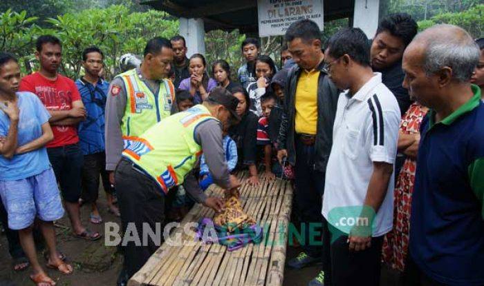 Mayat Bayi Ditemukan di Makam Desa Sengon Jombang