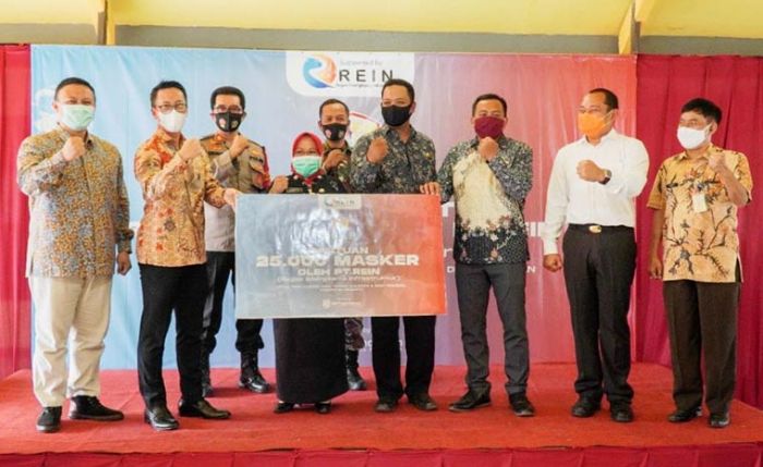 Dukung Jatim Bermasker, PT REIN Sumbang 25 Ribu Masker ke Tiga Desa di Sidoarjo Dukung Jatim Bermasker, PT REIN Sumbang 25 Ribu Masker ke Tiga Desa di Sidoarjo