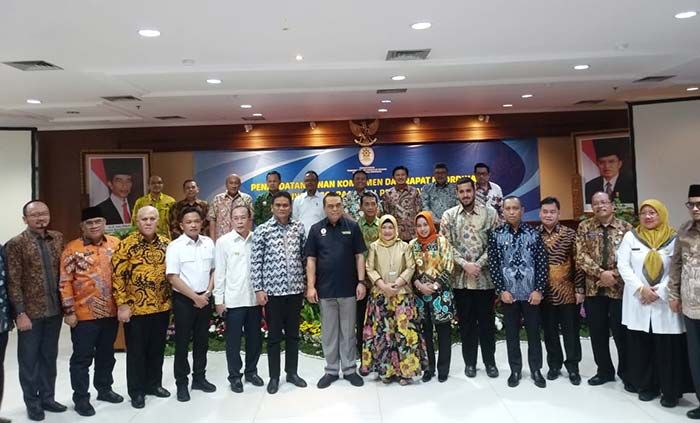 Serius Garap Layanan Publik, Wali Kota Mojokerto Teken Komitmen Bersama Menpan RB Serius Garap Layanan Publik, Wali Kota Mojokerto Teken Komitmen Bersama Menpan RB