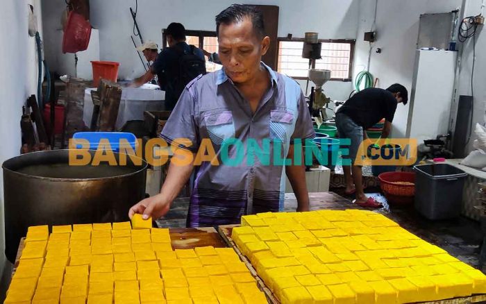 Harga Kedelai Meroket, Beberapa Pengrajin Tahu di Kediri Bangkrut Harga Kedelai Meroket, Beberapa Pengrajin Tahu di Kediri Bangkrut